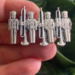 Vintage Sterling Silver Soldiers Pin